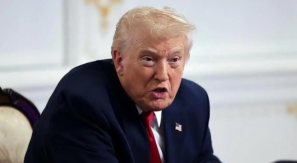 750万人感染，特朗普撤军，美军被“请走”？
2026年开年第一天，美国就乱成一