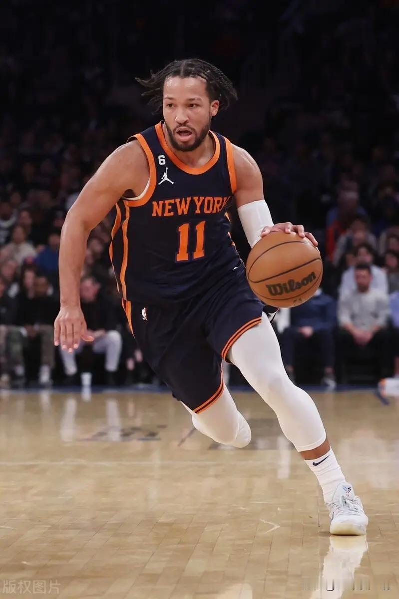 票价贵得离谱！
NBA揭幕战10月开打，纽约尼克斯在主场对阵费城76人，这票价高