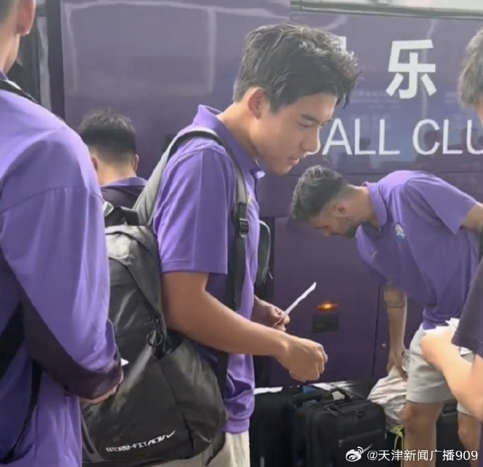 李嗣镕加盟天津津门虎 北京时间7月10日，《今晚报》记者申炜撰文表示，李嗣镕在中
