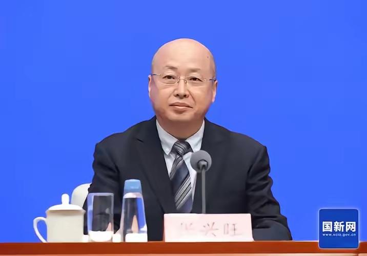 1月22日国新办发布会上，农业农村部公布2025年粮食产量达14298亿斤，增产