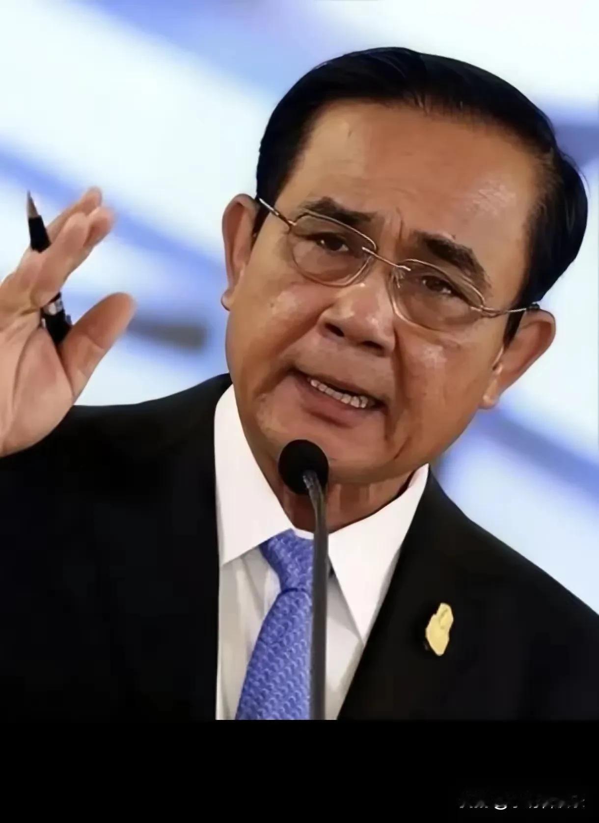 识大体，往昔恩怨当翻篇
  泰国前总理巴育自佩通坦电话门事件发生后，与柬洪森的预