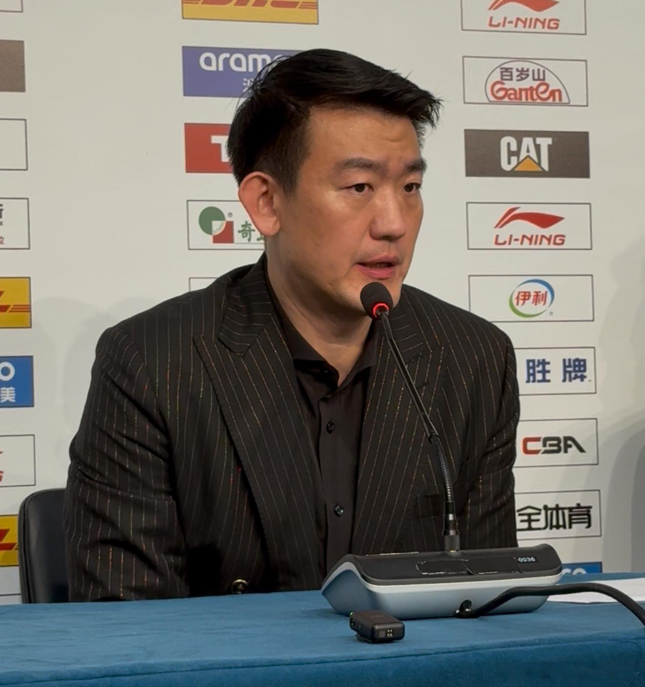 今天的赛后流程上所有人还是需要重新熟悉一下，因为发布会和潜力赛是同时进行的，现在