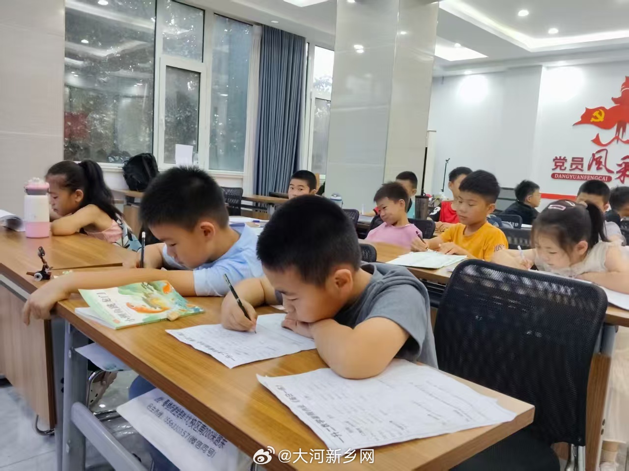 曲师大学子开展暑期社会实践曲阜师范大学 【盛夏逐光，守护童心】  7月中旬至8月