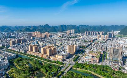 今天咱们聊一所在广西来头不小的学校——河池学院。
说它来头不小，我先给你说几个数