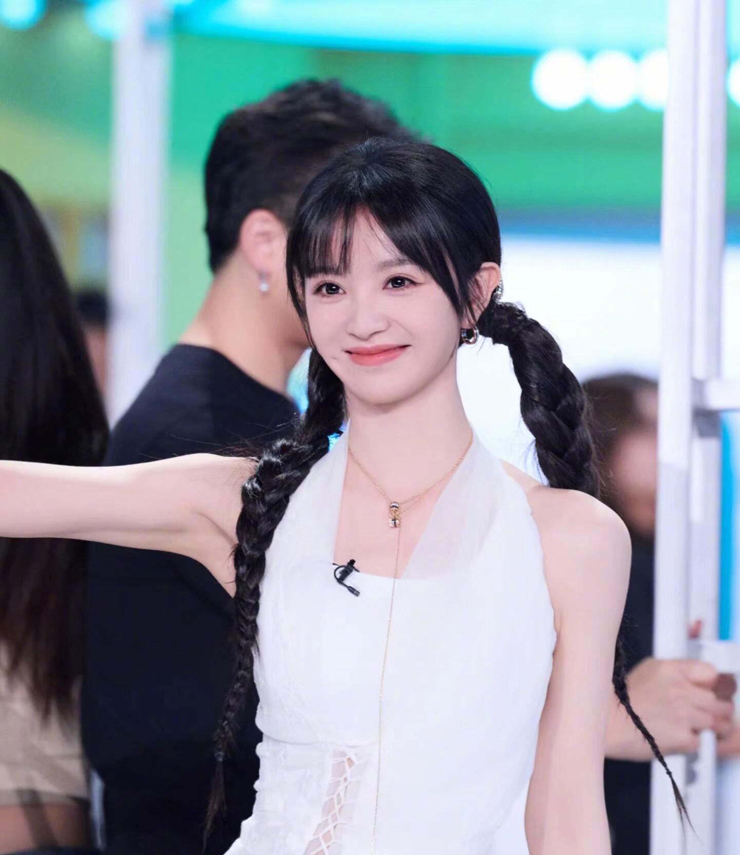 田曦薇真的是甜妹天花板啦！ ​​​