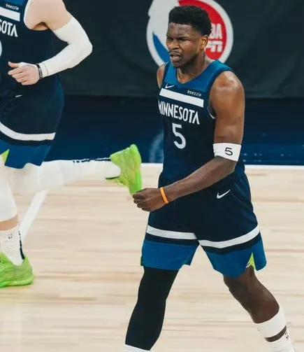 西决又花了！
怪不得，如今的NBA收视率越来越低！
北京时间5月25日，西部决赛