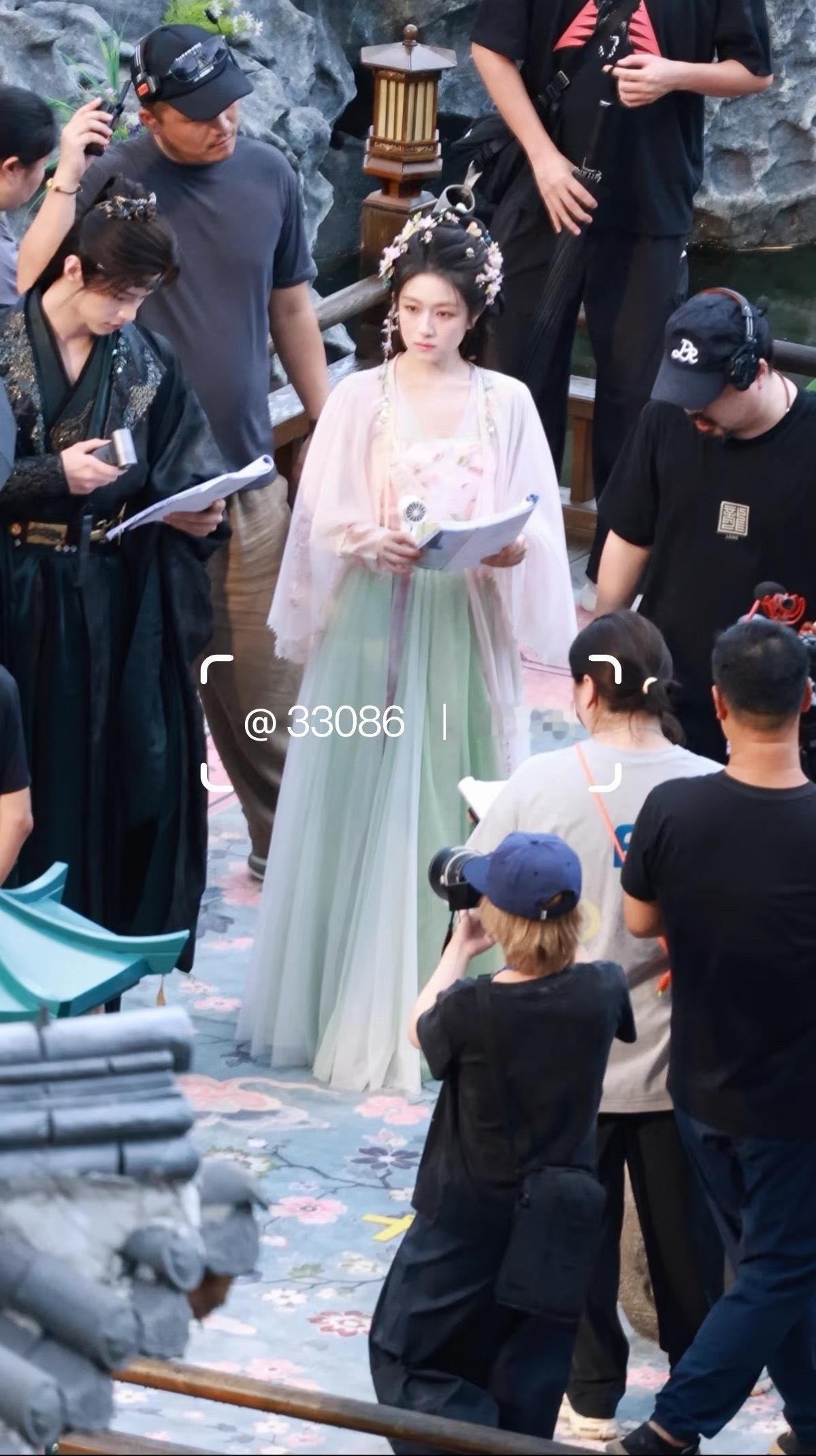 landy新衣服不错，俩人看图就萌配啊，这下真的要一个人集齐七仙女了 