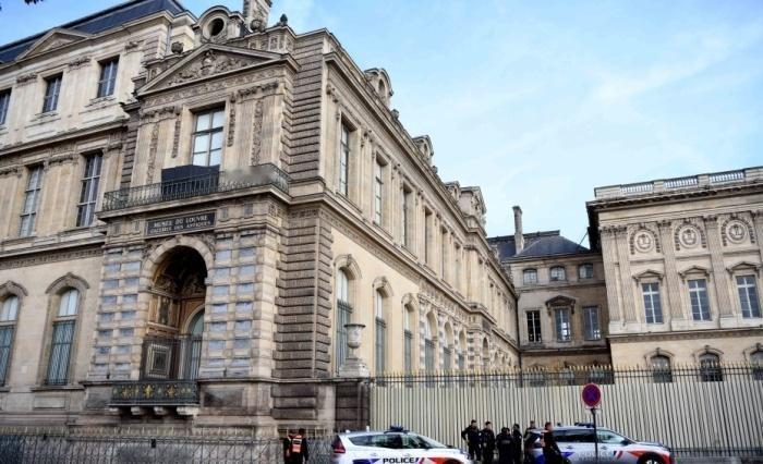 巴黎10月26日电 ，法国卢浮宫盗窃案调查取得进展，据法国官方当地时间26日披露