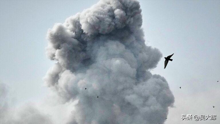 “持续遭袭的海湾国家迟早会向美以施压要求停火”

英国记者马丁·杰伊在Strat
