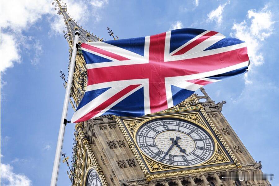据英国媒体报道，11.8万多个签名把英国议会推到了墙角：周一，英国议员将专门辩论