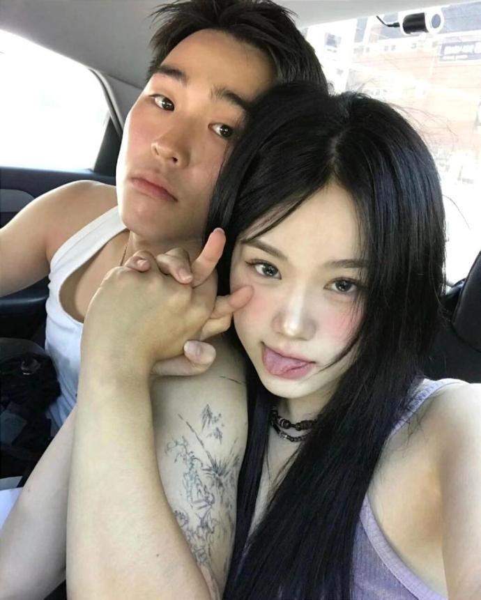 存一些甜蜜的情侣拍照姿势✨📷 