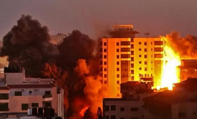 事关斩首行动！伊朗发布重大信息
 
2026年4月23日，德黑兰地下掩体，一份标