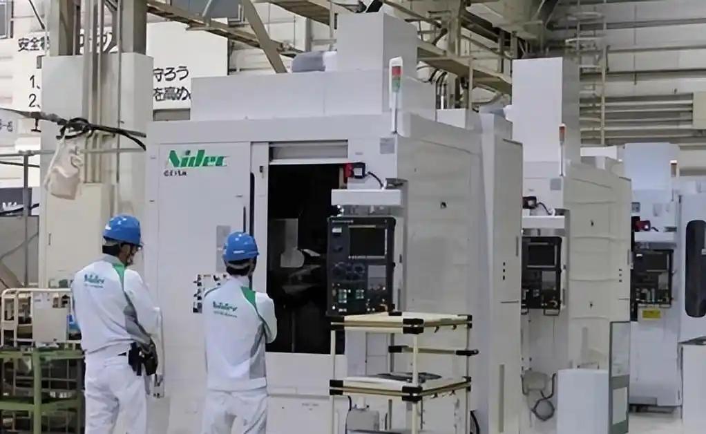 一位日本华人表示“高端轴承、精密仪器、传感器、机器人减速器、碳纤维、光刻胶以及五