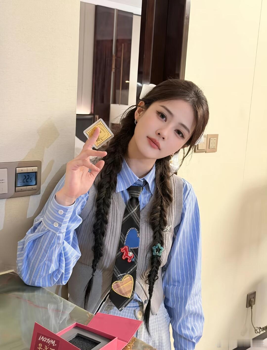 白鹿用六个多来安利莫离 白鹿本人真的好美啊，用六个“多”安利莫离讲得超认真，又温