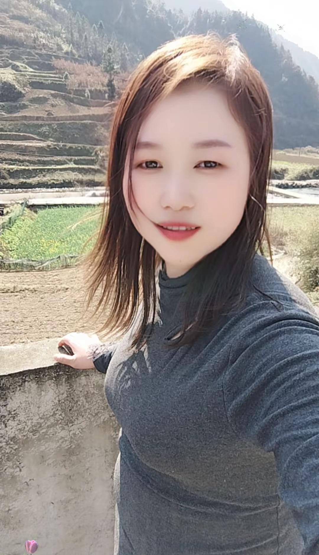 年龄大了，喜欢有山有水的地方