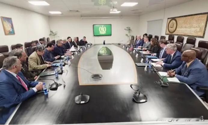 《黎明报》1月17日报道，巴基斯坦与美国就加强双边安全、边境管理合作达成一致。据