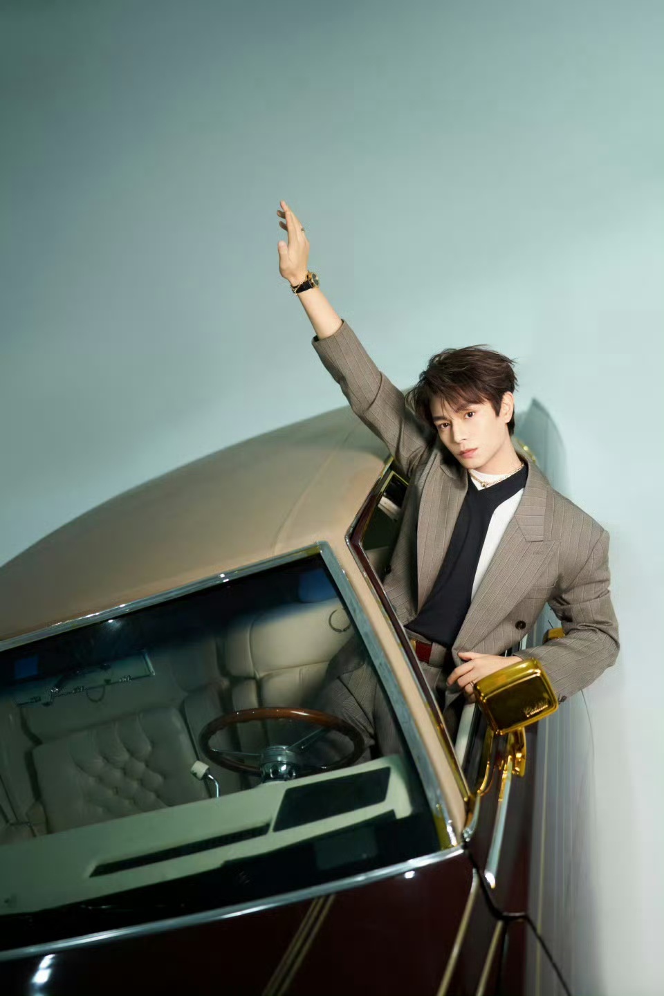 丁禹兮丁禹兮复古西装造型丁禹兮星光大赏复古西装 丁禹兮就这么帅我一大跳 