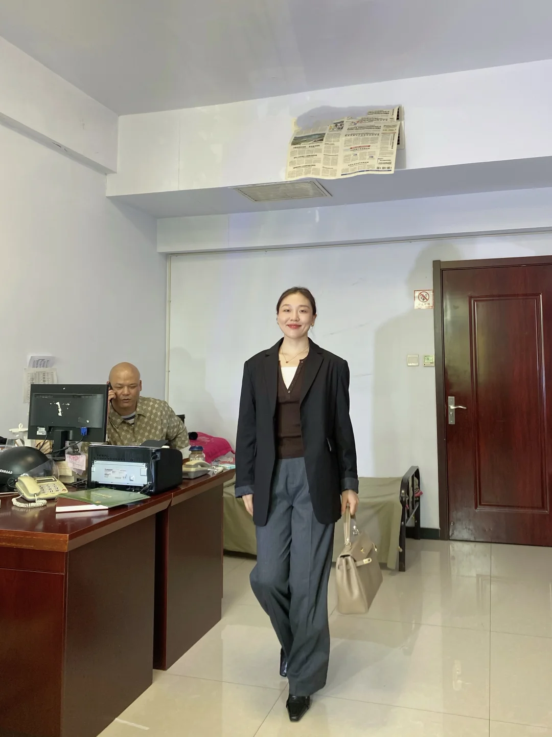 实习生走了，Office Lady上线💼