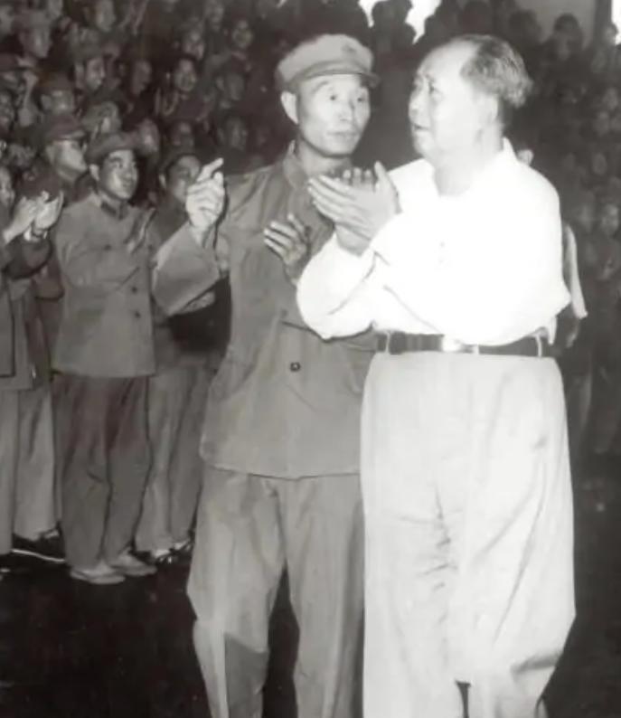 1984年美国人追问为何当初要出兵朝鲜，张爱萍将军只用一招就回应了对方的质疑
1