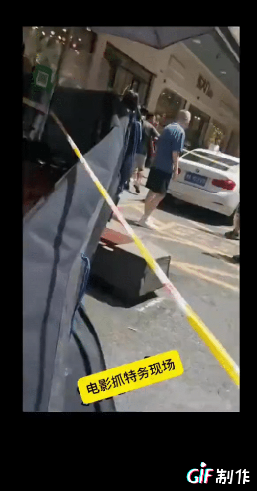 这种先动手的情况反击他算不算正当防卫？这些名人就是在中国被惯坏了，身为公众人物当