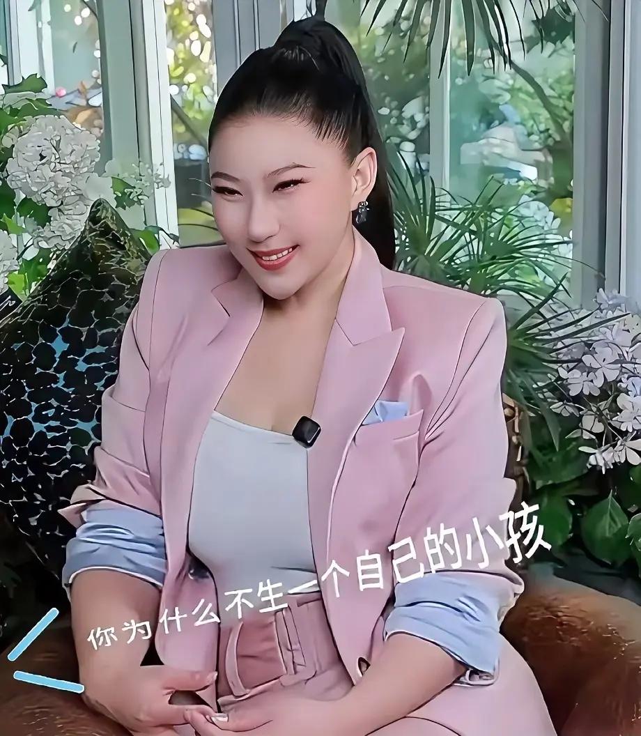 与谢贤相伴12年，如今41岁的Coco现状引人感慨
 
Coco今年已经41岁，