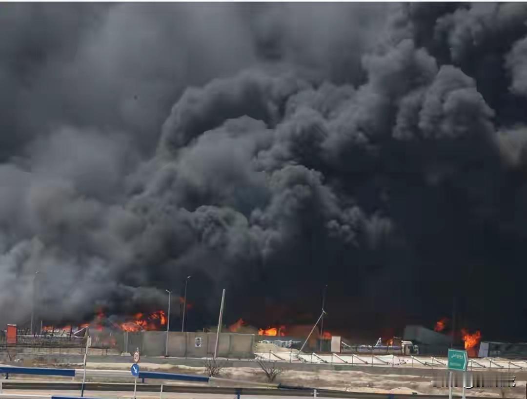 美方出手了？伊朗传出爆炸声，网传海军司令遇刺，以色列：我没干
关于近期有关伊朗传