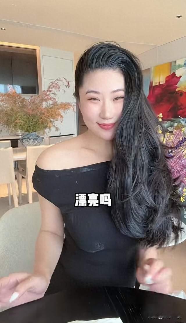40岁coco遭网友吐槽，直播间她坦荡回怼尽显从容底气