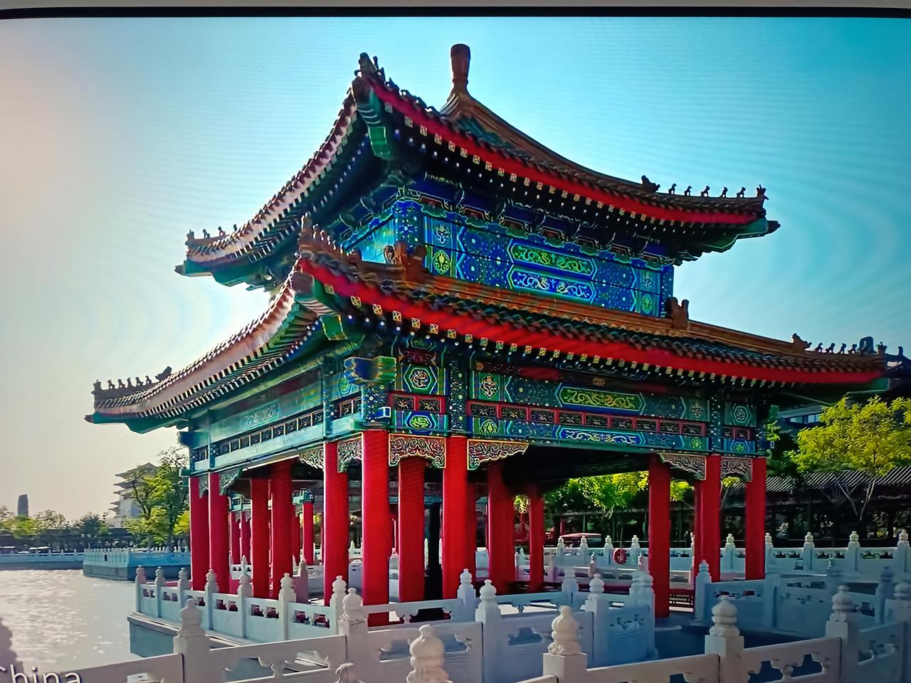 这是哪里？有认识的吗？告诉我