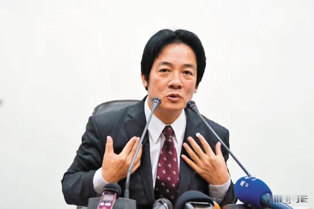 1月1日，赖清德将发表元旦谈话，根据联合早报的消息，他入场时与韩国瑜握手，却没有