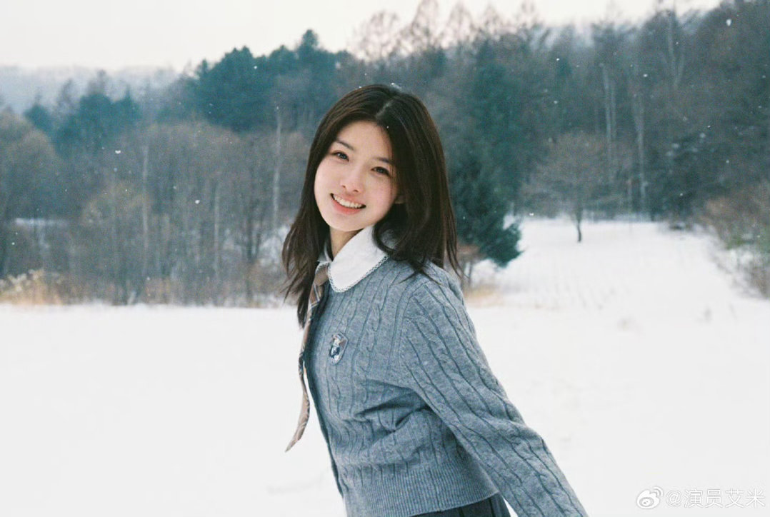 上海街头偶遇艾米 上海街头的颜值暴击！偶遇艾米的路人镜头里，她的状态也太好了，五