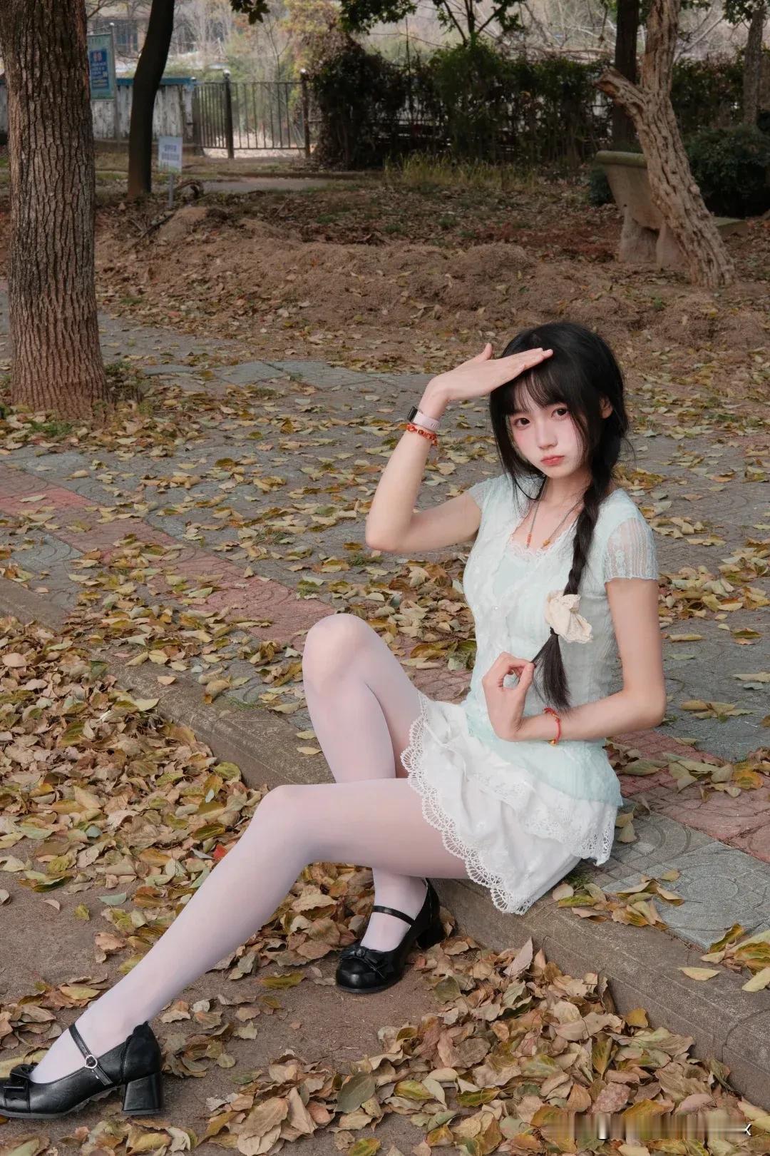 落叶已被风吹走～