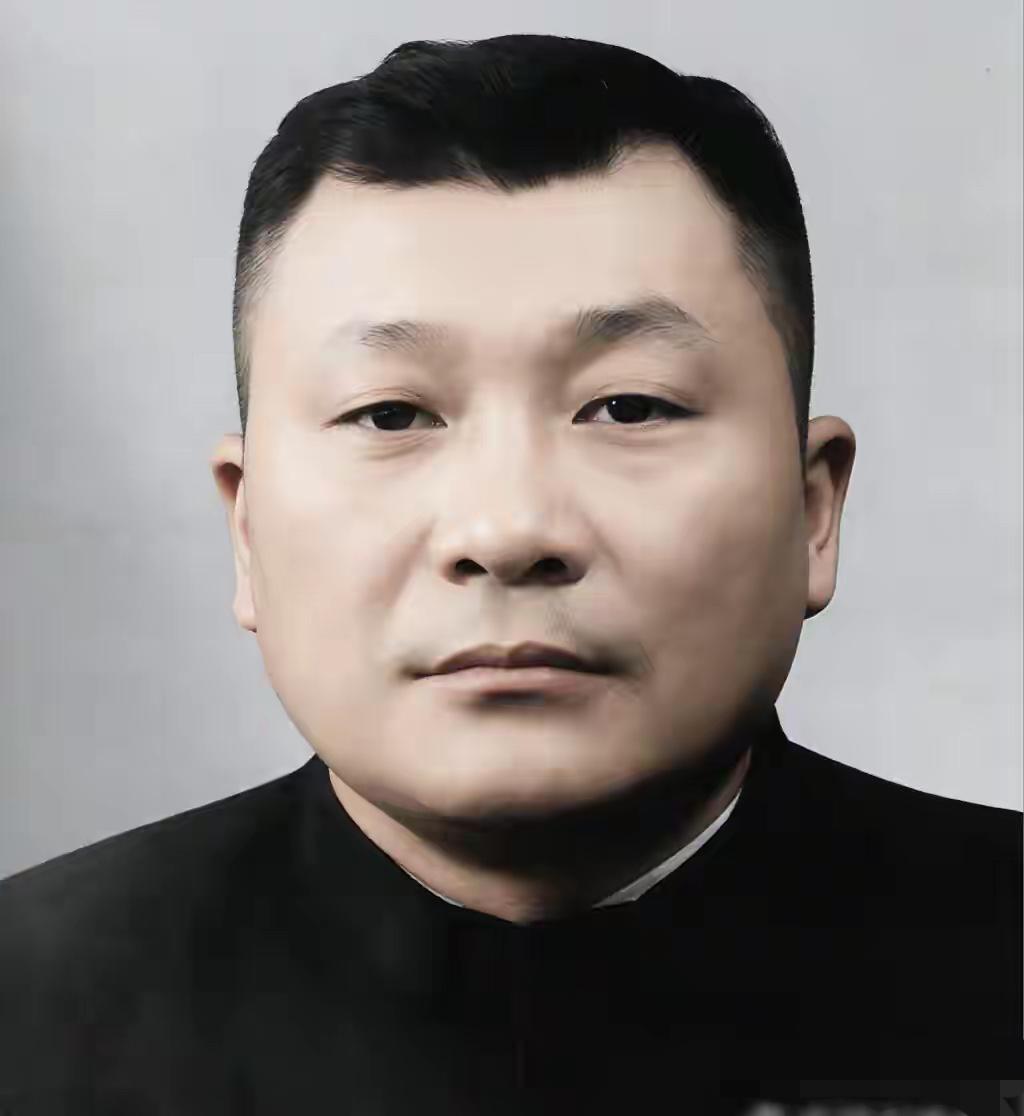 合肥市首任市长：原是斧头帮顶尖杀手，蒋介石曾开50万大洋缉拿他，太震惊了，匪夷所
