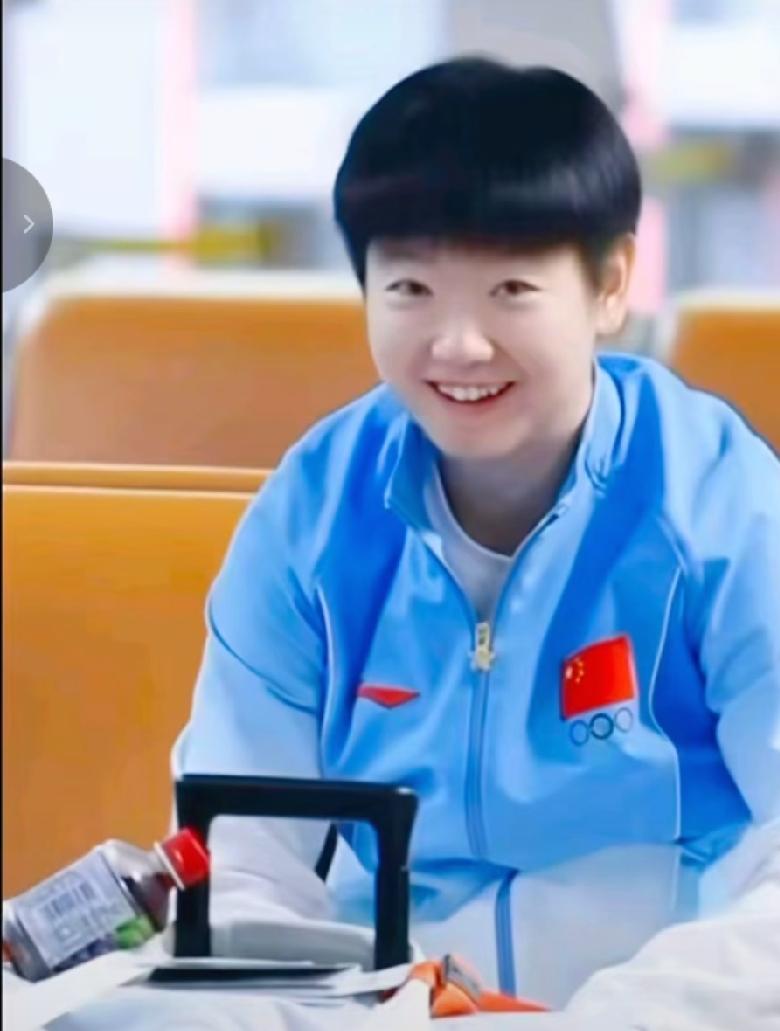 为了提高国乒女队打削球手的能力，建议让孙颖莎改打削球！
这样一来，大家就能提高打