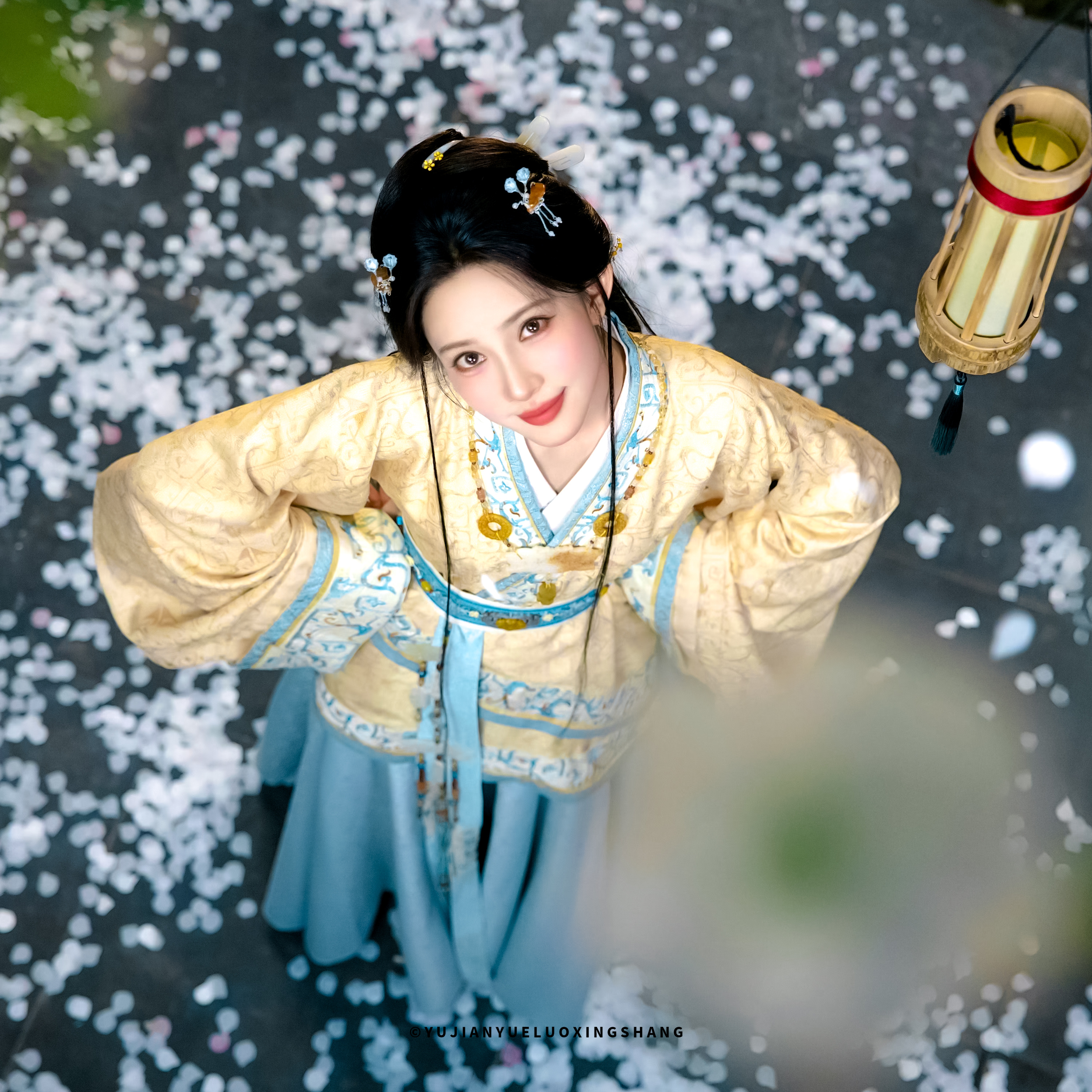 ▪就介个萌恣意萌！孟子义  · 戴耳骨钉的孟子义