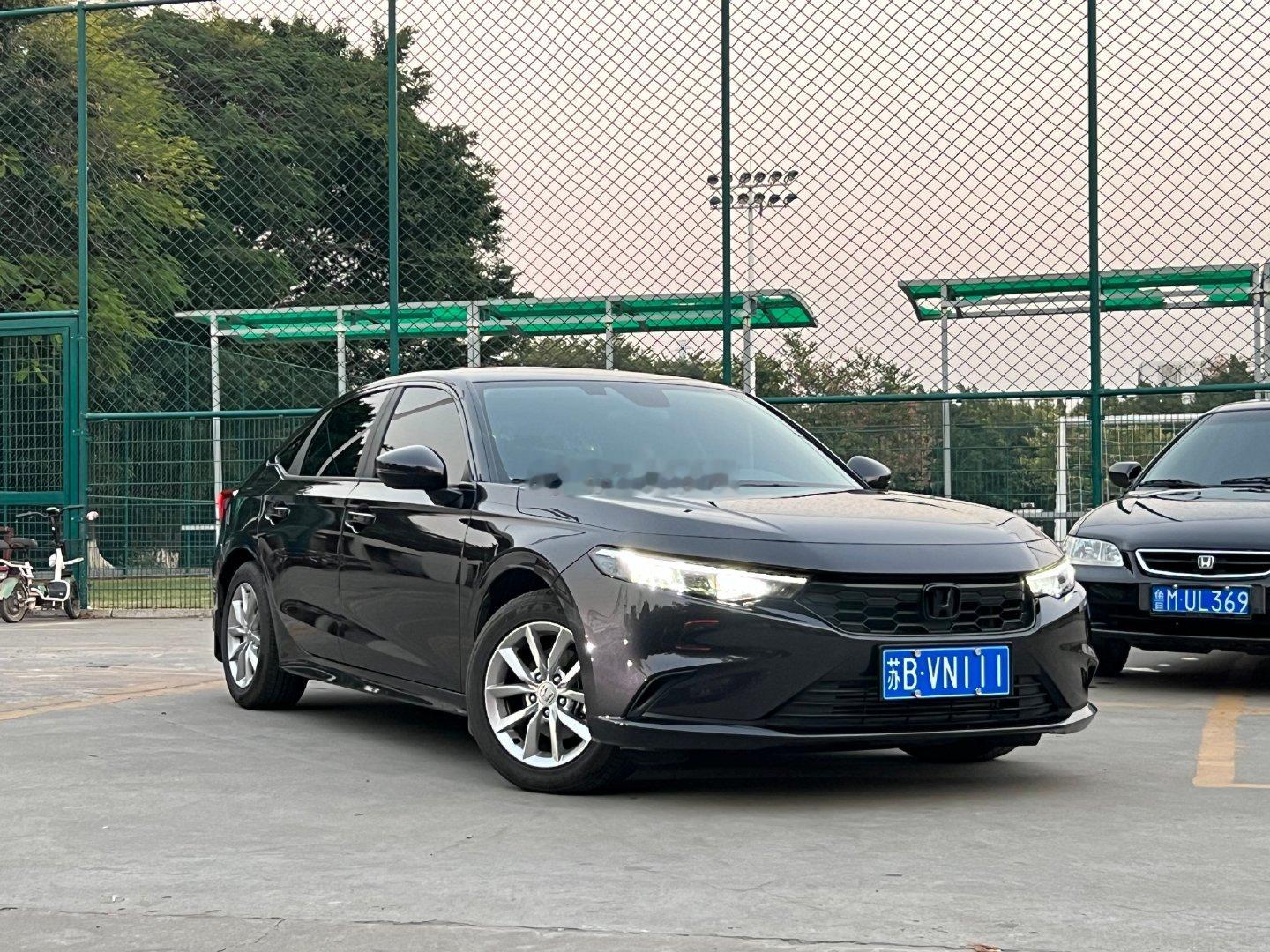 今天把型格送走了，当了一个月新时代小汽车的车主，下一步还是要购买手动挡帕杰罗[d