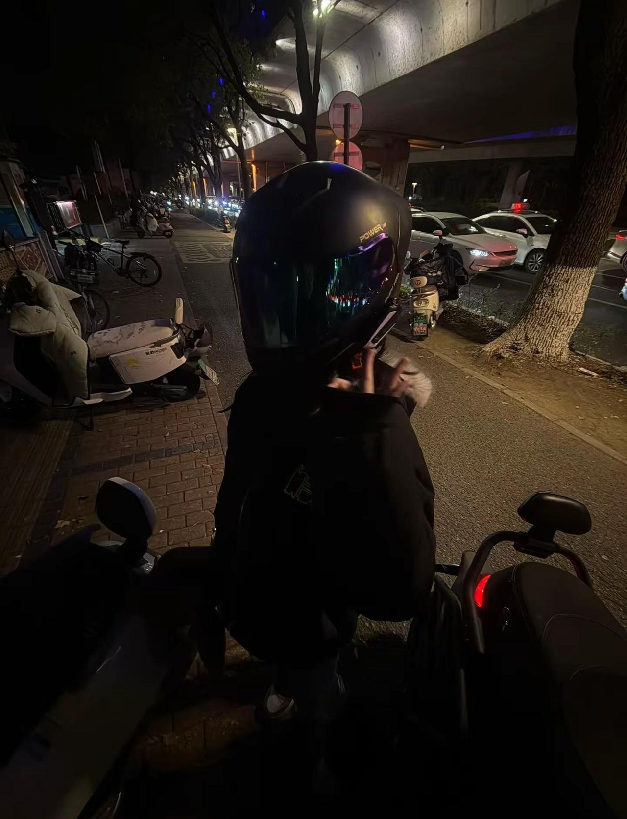 既然青春留不住 下雪还得穿秋裤文明城市文明