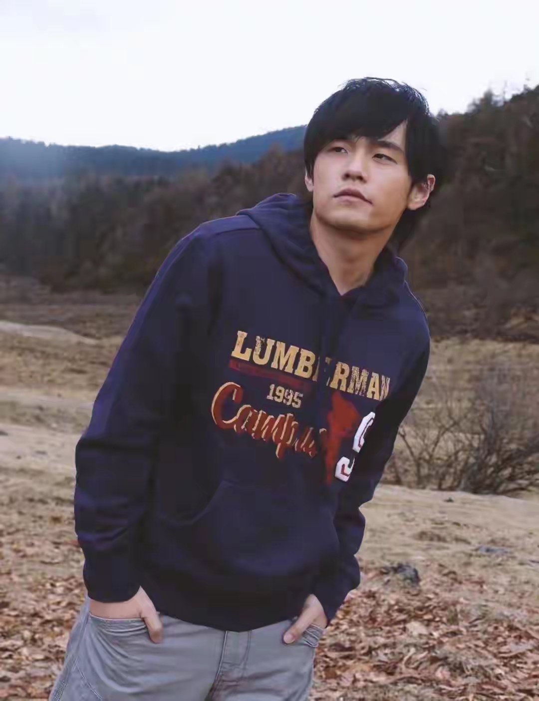 跟着周杰伦演唱会游杭州 在嘉里中心，有“周同学”沉浸式场景和自营新品首发。买上一