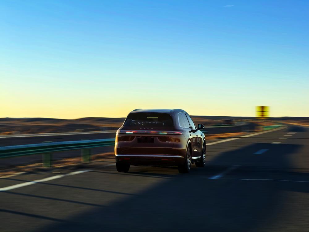 零下也能稳输出！全新问界M7电池温控藏大招
冬季低温对电池活性、制热效率的挑战尤