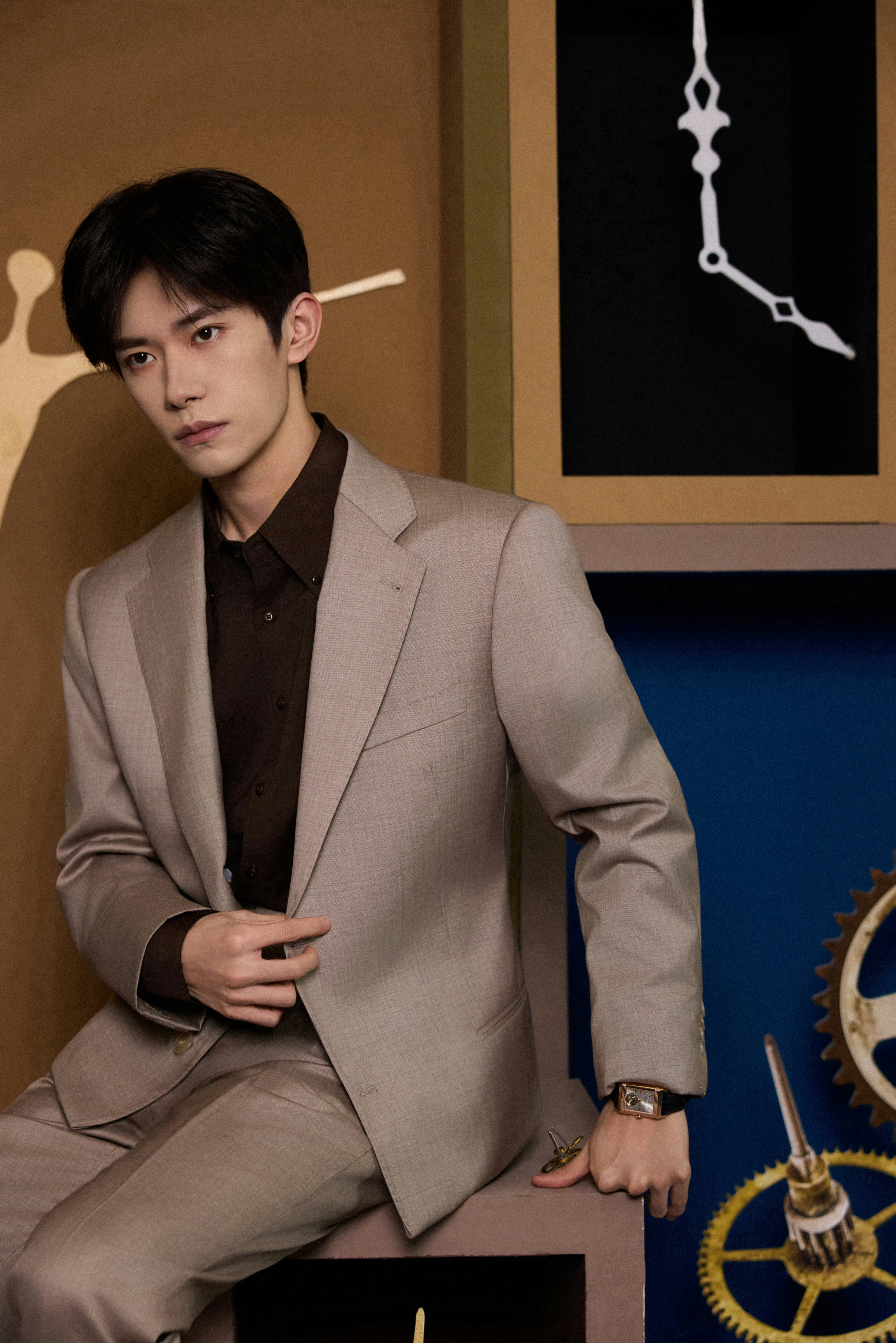 易烊千玺汤唯将合作孔雀根据网传消息，辛爽新剧《孔雀》将于今天正式开机拍摄，该剧改
