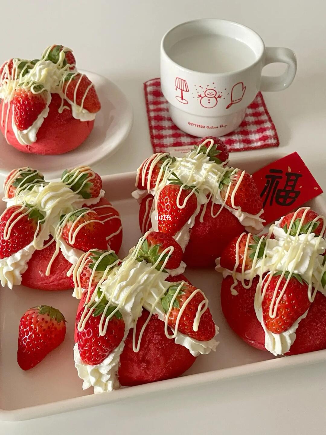 新年甜品🧧红丝绒酥粒草莓面包🍓一次成功✨