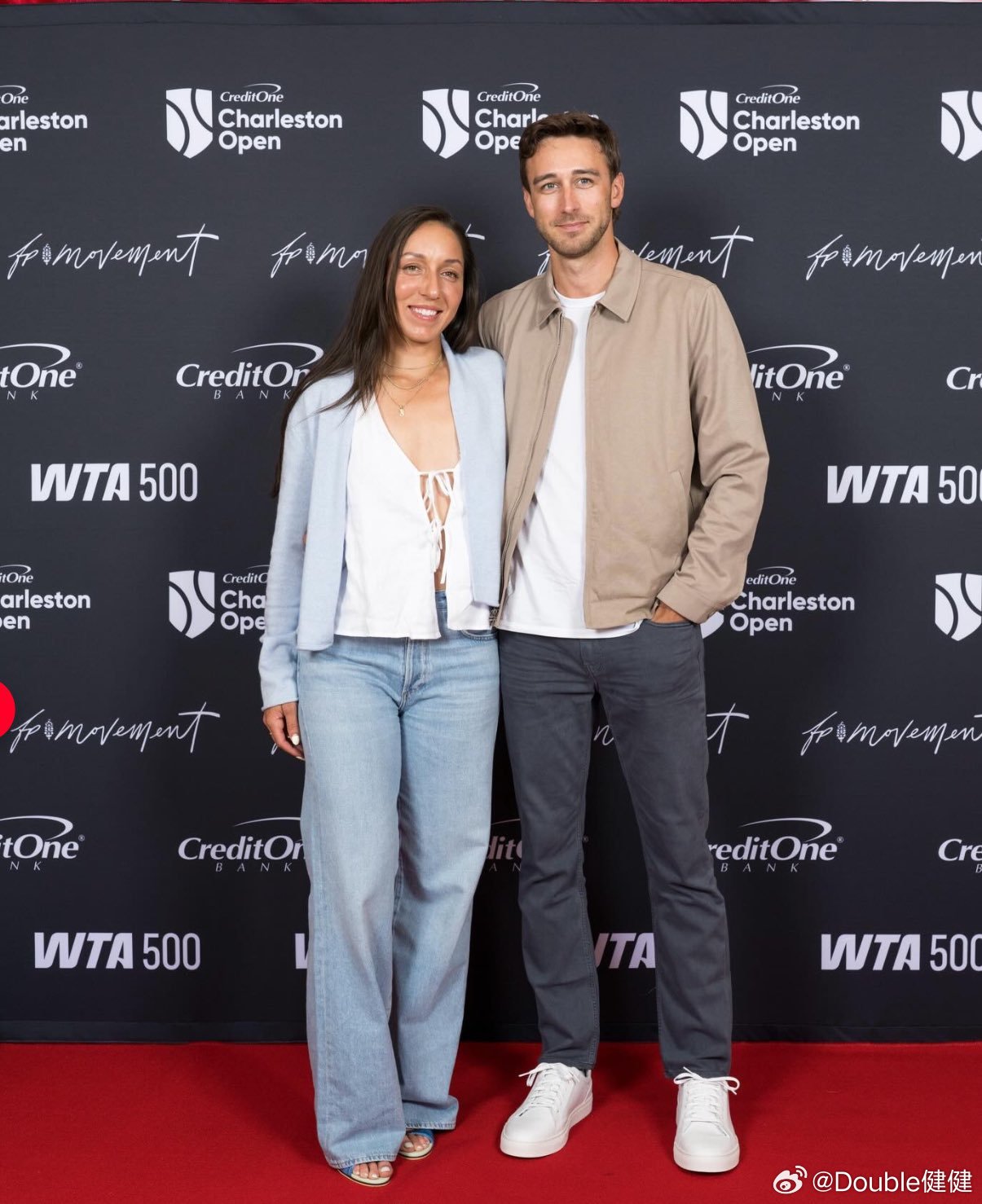 佩古拉和丈夫同框，男才女貌wta