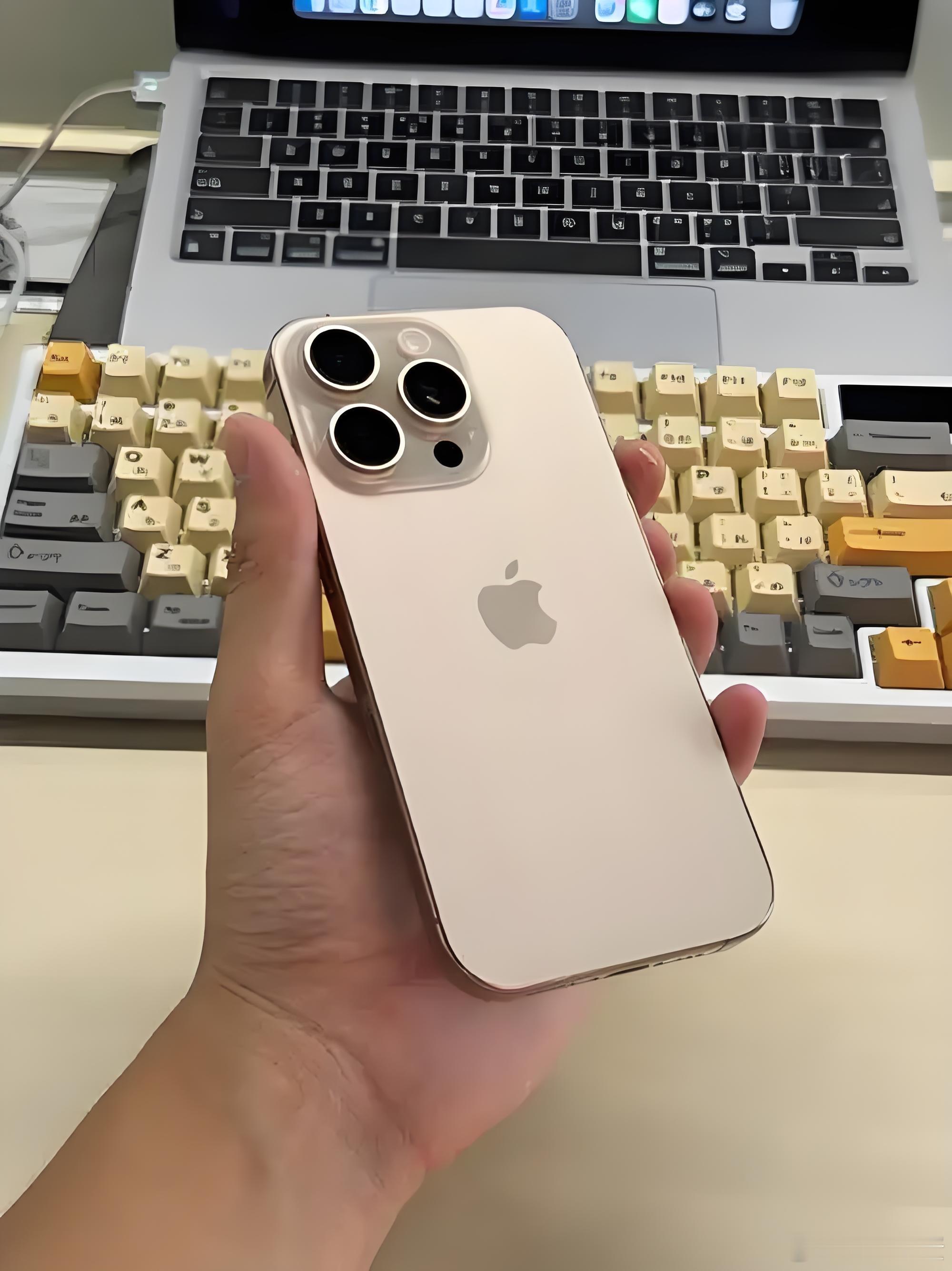 有朋友问我扩容靠谱吗，他想把他的iPhone16Pro 128G扩到512GB，