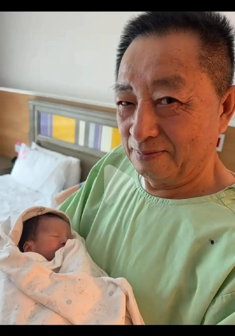 汪小菲其实是最孝顺的孩子
至少在他们这个圈子里是
之前大家都觉得他很不孝，结婚了