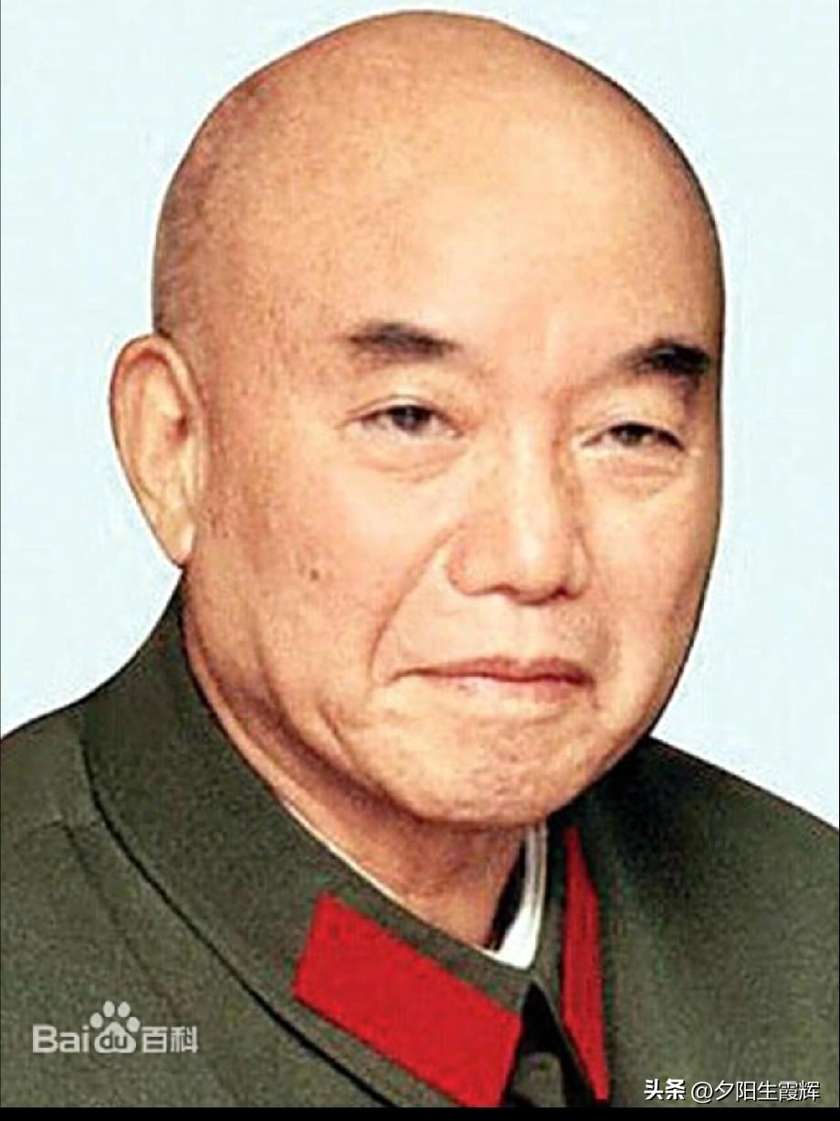 萧克为何只封上将？两走麦城！
抗日时，任命萧克为大战略区司令员、政委，开辟新的根