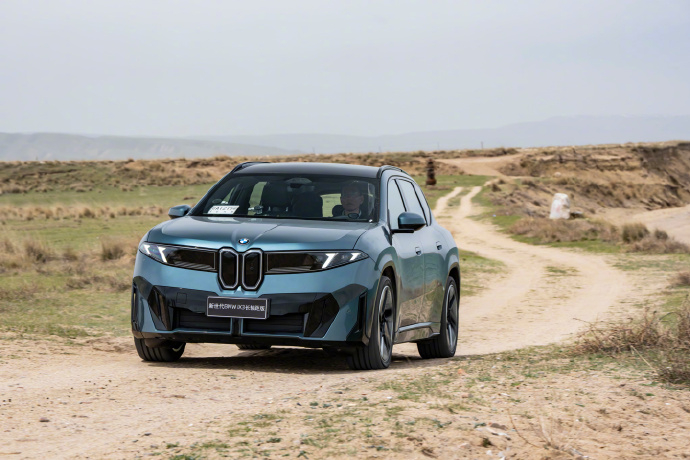【宝马新世代 BMW iX3 长轴距版成都车展开启预售，四季度交付】该车专为中国