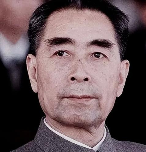 周总理唯一的儿子，隐瞒真实身份54年，直到总理去世后才被人知晓？错了，周总理和邓