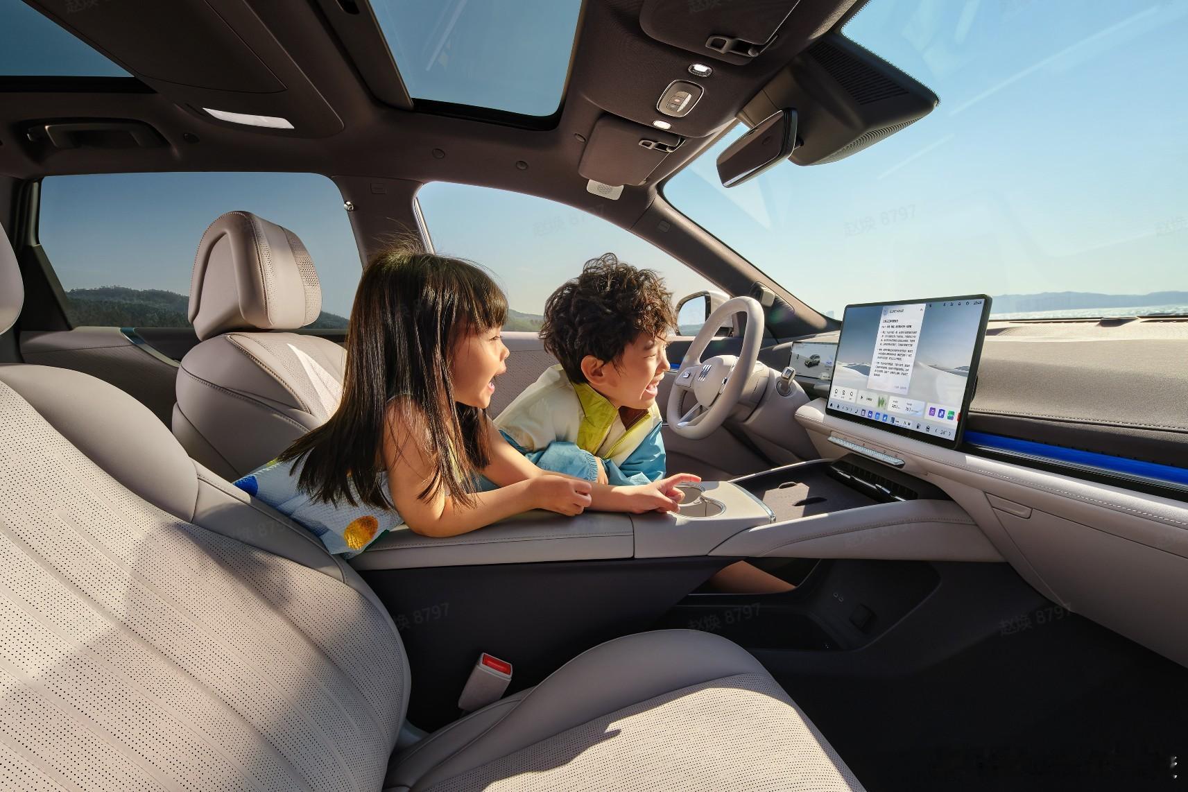 别克至境 E7 正式上市交付，置换权益价 15.49-19.49 万，预售订单直