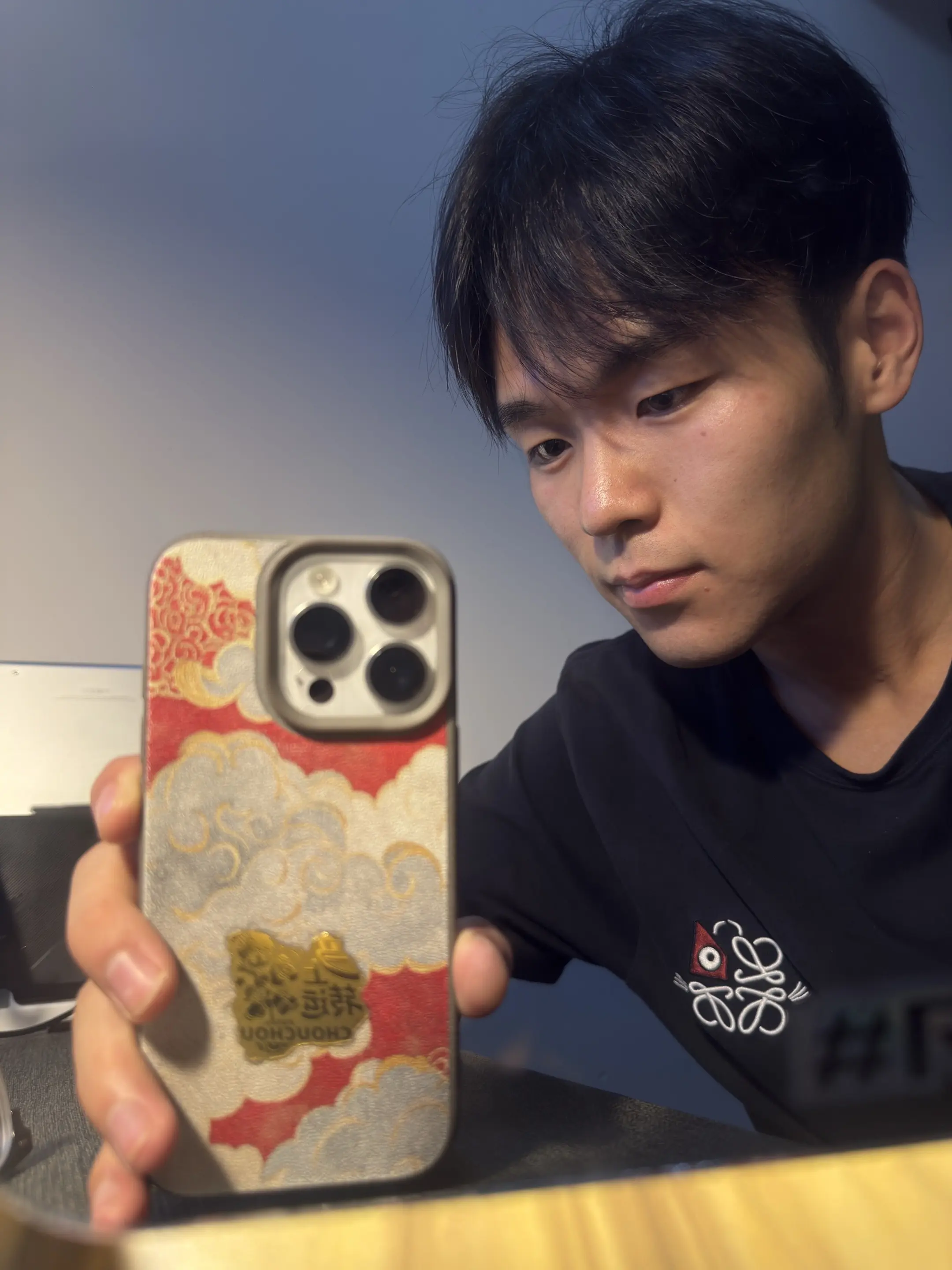 最近好累啊。已经快一个月没有休息了， 明天终于休息一天了，但是今天晚上...
