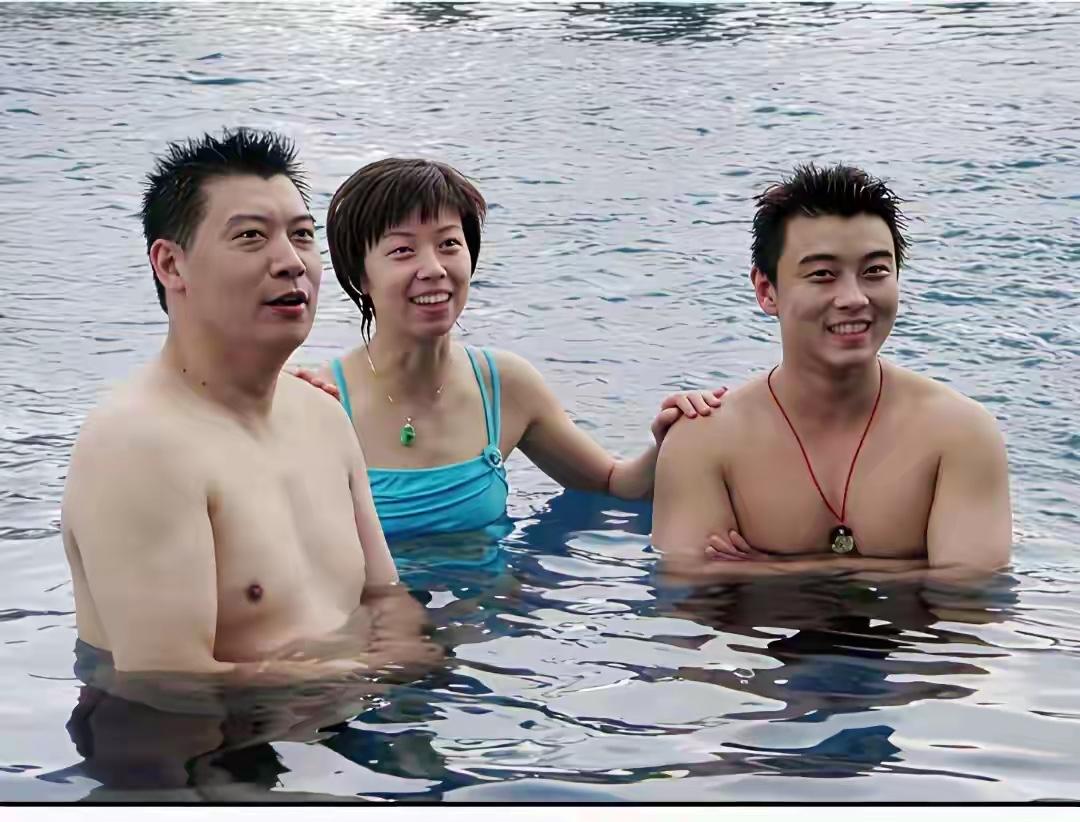 如果他们当时在一起的话，现在也天长地久了吧。