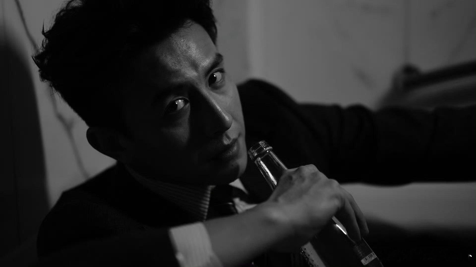 刘萧旭一眼认出粉丝手环 刘萧旭也太暖心了吧，居然能一眼认出粉丝的手环，这份用心真